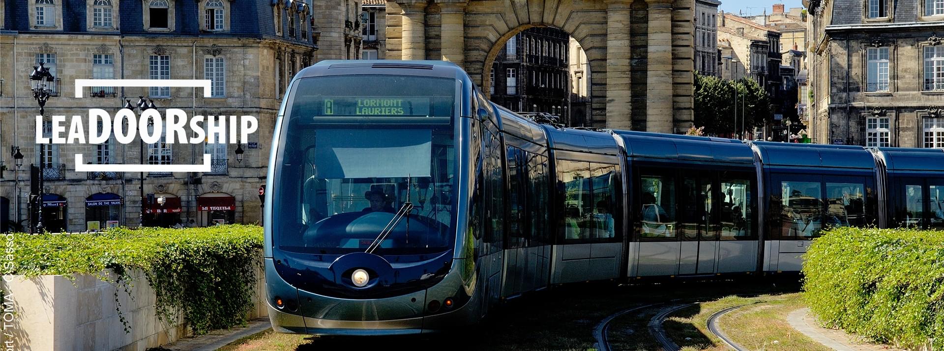 Citadis Straßenbahn in Bordeaux mit RLS Türantrieb