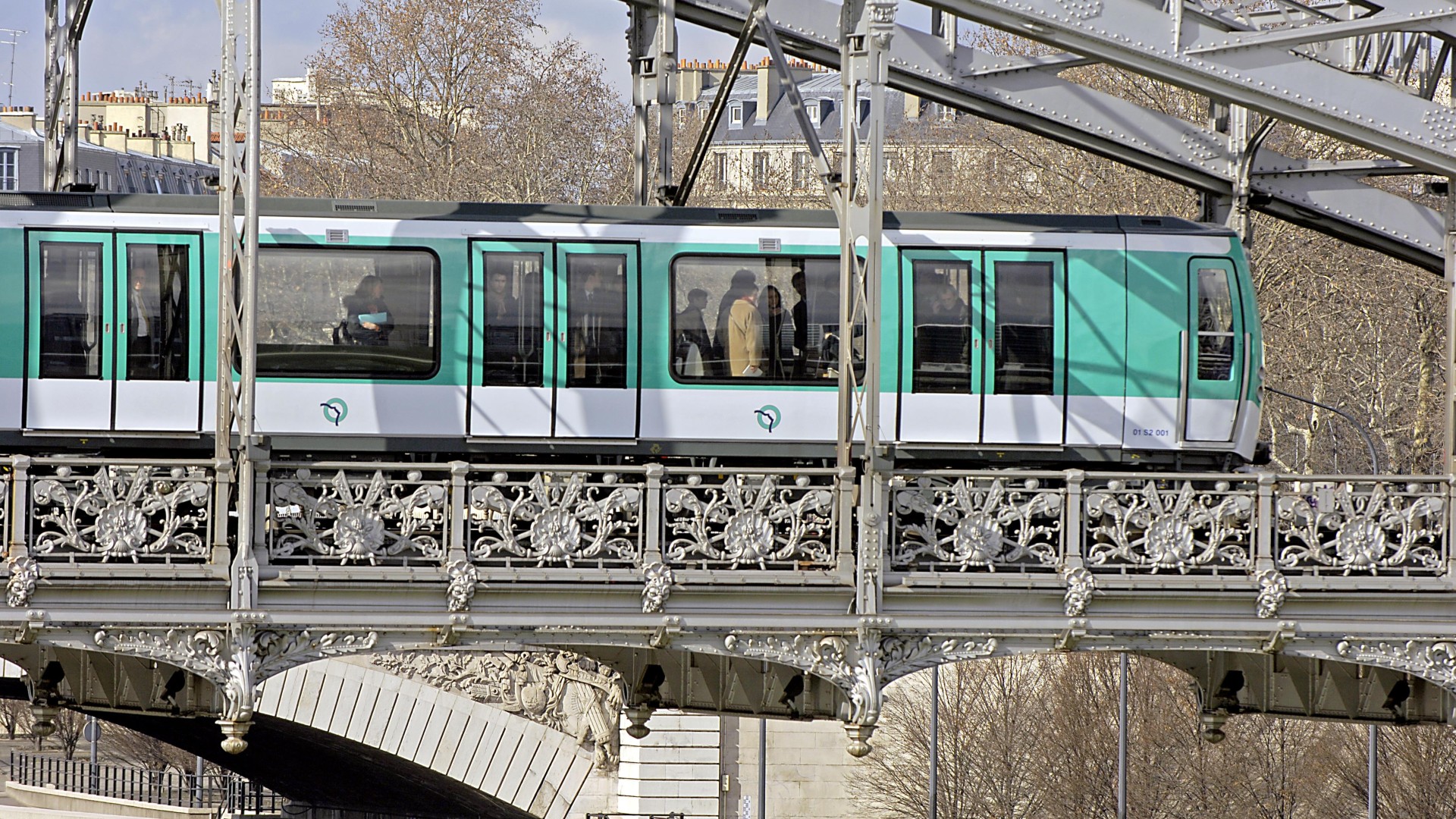 MF 2000 Paris with RLS door drive